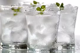 Uống nước lạnh sau ăn dễ ung thư?