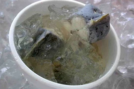 Món lươn nấu đông xấu xí nhưng tuyệt ngon tại Anh