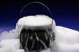 Giúp bạn phân biệt đá khô với đá viên thông thường