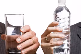 6 lý do bạn nên vĩnh biệt nước đóng chai lập tức