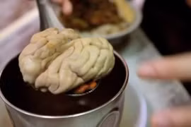 Những món ăn đáng sợ từ não động vật