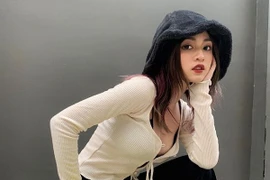 “Nóng mắt” gu thời trang “toang đúng chỗ hiểm” của hotgirl Sài thành