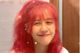 “Thánh nhạc chế” Hậu Hoàng nổi loạn, cá tính với kiểu tóc cực “mặn”