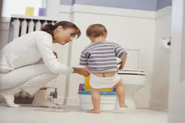 Những sai lầm thường gặp khi vệ sinh bao quy đầu cho bé trai