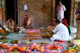 Sao lại phải cúng sao giải hạn chi cho... mệt?