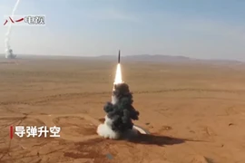 Mỹ và Trung Quốc đồng loạt thử tên lửa giữa căng thẳng leo thang