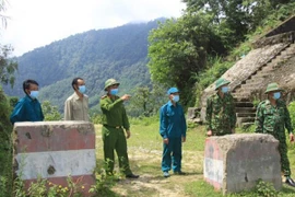 Sao nghìn người nhộn nhịp nhập cảnh trái phép qua Hà Giang giữa đại dịch?