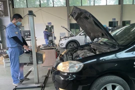 Chuyên gia nói gì về vụ đề xuất bỏ giá cố định đăng kiểm?