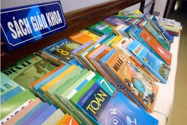Bán sách giáo khoa: Các doanh nghiệp lãi "đậm" hay đi ngang?