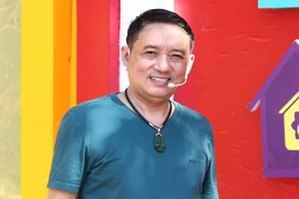 Danh hài Chiến Thắng: “Tôi đi diễn nhiều, không có thời gian chơi với con“