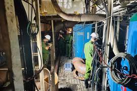 Cận cảnh tàu chở dầu xảy ra nổ làm 9 người bỏng nặng