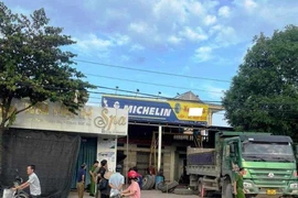 Nổ lốp ô tô khiến 2 người tử vong ở Ninh Bình