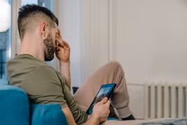 Ngoại tình với phụ nữ có chồng, 'phi công' nhận trái đắng