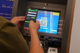 Không cần thẻ, quét mã QR rút tiền ATM như thế nào?