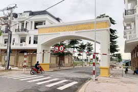 Nguyên nhân Công ty Phú Hồng Thịnh bị đề nghị ngăn chặn giao dịch đất?