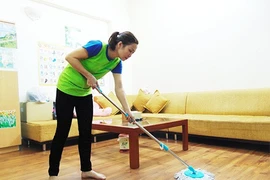 Vợ tôi đòi dẫn theo giúp việc về quê ăn Tết