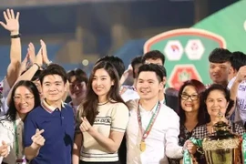 Đỗ Mỹ Linh làm vợ tỷ phú vẫn tiết kiệm mặc lại đồ cũ