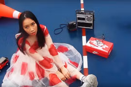 Con gái Mỹ Linh dữ dội và gợi cảm