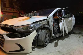 Ô tô tiếp đất từ độ cao hơn 12m như phim hành động