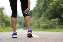 Đi bộ một lúc đã đau chân có thể là bệnh nguy hiểm