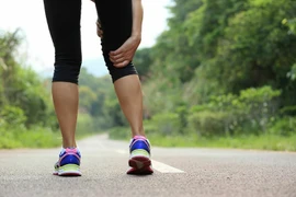 Đi bộ một lúc đã đau chân có thể là bệnh nguy hiểm