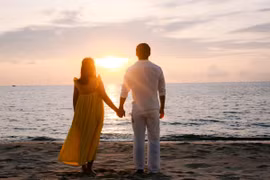 Sao Việt lấy vợ đại gia: Quý Bình được bạn đời chiều 'thích gì làm đó'