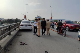 2 cô gái tử vong sau va chạm với ôtô trên cầu ở Thanh Hóa