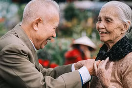 Lương hưu 35 triệu/tháng, vợ chồng già vẫn than thở sống chật vật