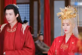 Địch Lệ Nhiệt Ba bị chê như mẹ chú rể trong phim