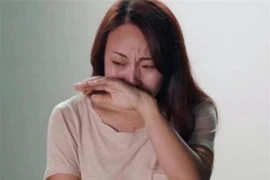 Biết vợ tôi bị mất ý thức, bố mẹ bắt bên ngoại đón về chăm sóc