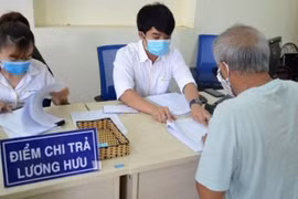 Nghỉ hưu năm 2024, đóng 25 năm BHXH, lương hưu nhận bao nhiêu?