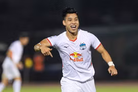 “Soi” siêu xe, nhà chục tỷ của cầu thủ trẻ Văn Thanh