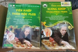 Xương khớp Thảo Mộc Nam nguồn gốc trôi nổi, mua uống... phải “vạ“?
