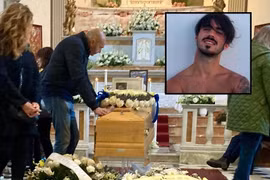 Cầu thủ Mattia Giani lên cơn đau tim khi sút bóng