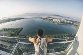 Khách sạn Hạ Long thu phí phát điện 300.000/đêm: Căn cứ nào cho phép? 