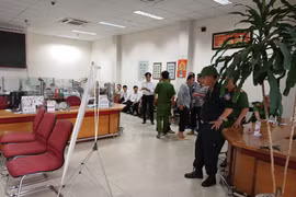 Truy bắt đối tượng dùng vật giống súng cướp ngân hàng ở Tiền Giang