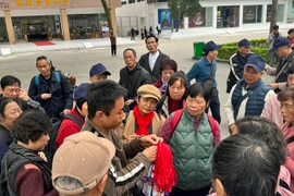 Lo ‘vòi bạch tuộc’ du lịch 0 đồng từ việc khách Trung Quốc ồ ạt qua Móng Cái