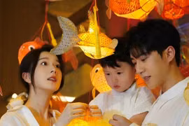 Gia đình "nhan sắc" gây sốt mạng xã hội Trung Quốc