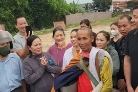 'Trend' đầu đà giữa mùa Phật đản