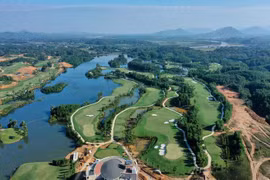 Giá dịch vụ Sân golf Ngôi sao Yên Bái thế nào?