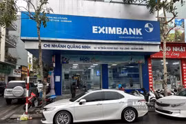 Vụ nợ xấu 8,8 tỷ đồng: Chủ thẻ đã làm việc với Eximbank