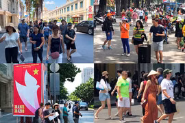 Khách quốc tế chung niềm vui ngày kỷ niệm Giải phóng miền Nam