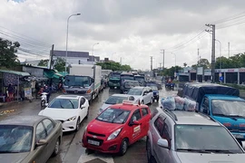 BOT T2 trên QL91 liên tục xả trạm vì tài xế phản ứng