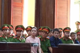 Xét xử trùm ma túy Văn Kính Dương: Trả hồ sơ, điều tra hotgirl Ngọc Miu