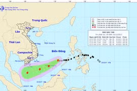Bão số 15 giật cấp 10 diễn biến phức tạp trên biển Đông