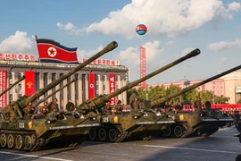 Cận cảnh dàn pháo “khủng” Quân đội Triều Tiên mới khoe
