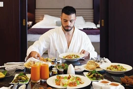 Tỷ phú 9X chi gần 900 triệu/tháng tuyển trợ lý đi du lịch cùng là ai? 