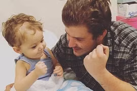 Nỗi đau của người mẹ tự hỏi “bao giờ phải mua quan tài cho con“