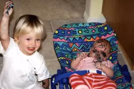 Bằng chứng hài hước không phải bé nào cũng thích có anh chị em