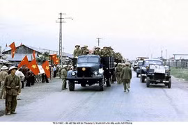 Ảnh cực hiếm: Ba cánh quân giải phóng tiến về tiếp quản Hải Phòng